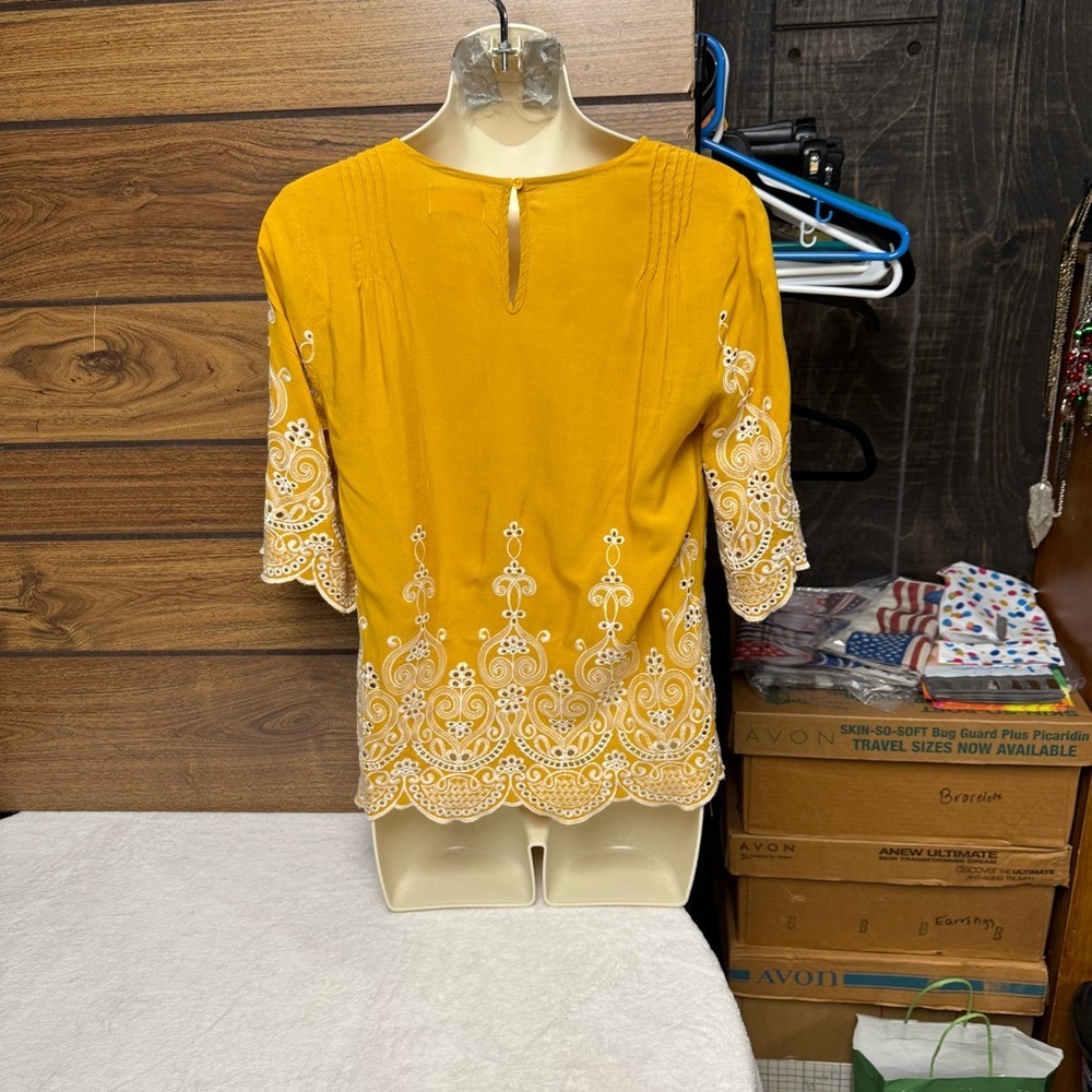 Melloday size small  Mustard Yellow Embroidered Blouse - Picture 7 of 9